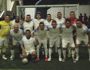foto de equipo reunido en torneo de fútbol en Bogotá