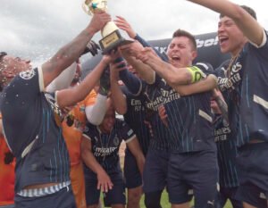 Celebración del torneo de fútbol 8 en bogotá
